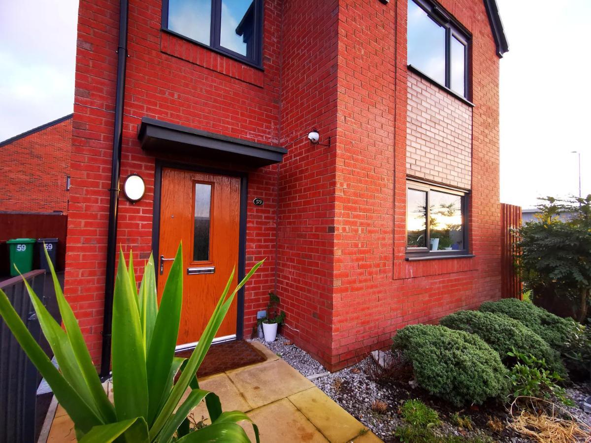 The Lawnswood - Central Manchester Holiday Home With Free Parking Luaran gambar