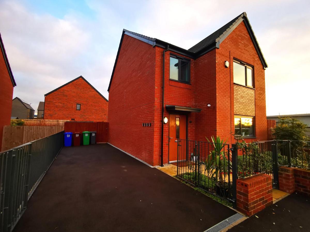 The Lawnswood - Central Manchester Holiday Home With Free Parking Luaran gambar