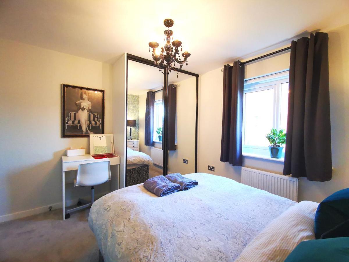 The Lawnswood - Central Manchester Holiday Home With Free Parking Luaran gambar